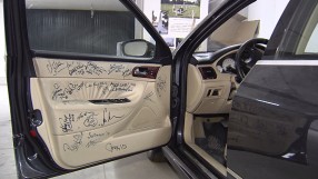 Общината в Каварна продава емблематичната рок кола с автографи на десетки звезди