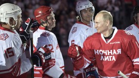 Путин вкара пет пъти в хокеен мач (ВИДЕО)