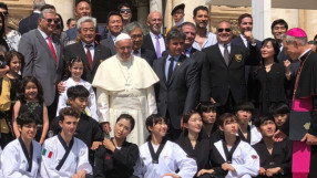 Папата прие Слави Бинев и елита на световното таекуондо