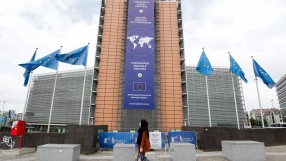 Европейската комисия определи атомните и газови електроцентрали за 