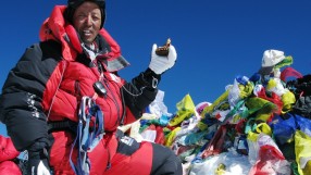 На този ден: 21-ият път на Апа Шерпа на Еверест