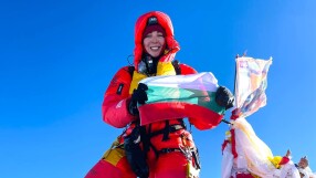 Българка изкачи 8-хилядниците Еверест и Лхотце само за два дни (СНИМКИ)