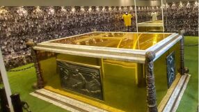 Мавзолеят на Краля: Пеле е положен в златен ковчег (СНИМКИ)