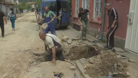 Блокирани от ремонт: Жителите на Карлово живеят „под обсада“