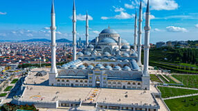 Всеки султан си строи джамия, Ердоган - също?