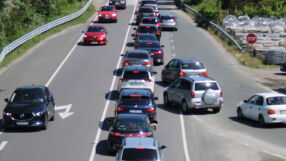 Интензивен трафик: 10-километрови колони от коли преди АМ 
