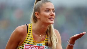 Най-секси атлетката печели 712 евро на месец (ГАЛЕРИЯ)