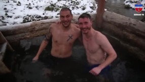 Ледена баня за наш футболист в Сибир (ВИДЕО)
