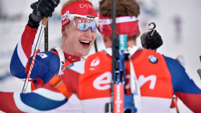 Смесената щафета на Норвегия спечели първия старт за сезона в биатлона