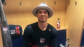 Българският вратар в НХЛ впечатли със спасяване 