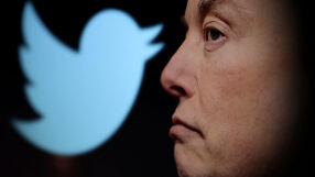Две седмици хаос: Стъпка по стъпка към превземането на Twitter от Илон Мъск