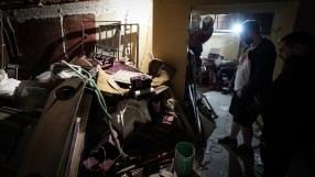 След години разруха: Доброволци възстановяват изгорелия Студентски дом
