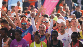 Участниците в Софийския маратон бягат за рекорди (ВИДЕО)