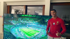 Португалия побеждава, а Роналдо гледа по телевизията 