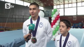 Бургас посрещна с овации европейските шампиони по спортна акробатика (ВИДЕО)