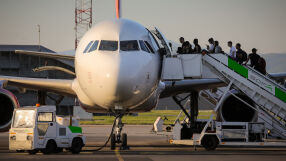 Boeing 757 губи колесник, докато се подготвя за излитане в Атланта