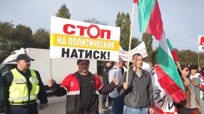 Протест блокира входа за Бургас: Какво искат нефтохимиците?  