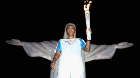 Параолимпийският огън освети статуята на Христос (ВИДЕО)