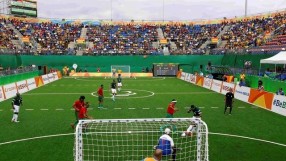 Футболът за незрящи накара бразилската публика да замълчи