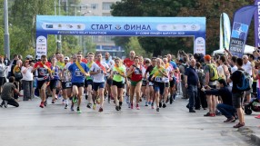 Стотици участват на щафетния маратон в центъра на София