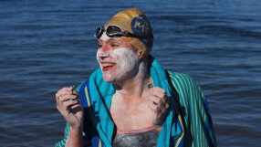 Преборила рака американка преплува Ламанша четири пъти поред