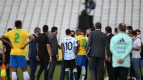 Грандиозен скандал прекрати дербито Бразилия - Аржентина (ВИДЕО)