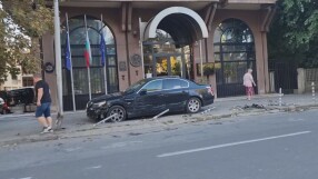 Шофьор се блъсна в автомобили на посолството на България в Скопие