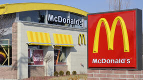 McDonald's и други бизнеси затварят за погребението на кралицата