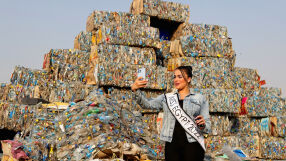 Създадоха най-голямата пирамида от пластмаса в Гиза
