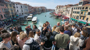 Такса от 5 евро: Ще спре ли новата мярка туристическия поток към Венеция?