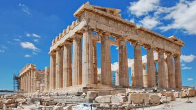 Турист е арестуван на Акропола в Атина - опитал да открадне парчета от древен мрамор