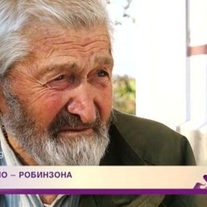 Снимка: Бай Данчо от Црънча строи "Ноев ковчег" за доброто