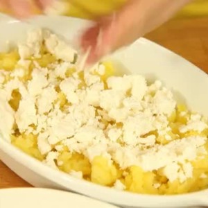 Снимка: Картофи огретен със сирене