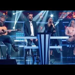 Снимка: Камелия, Графа, Поли Генова и Иван Лечев - Моля се