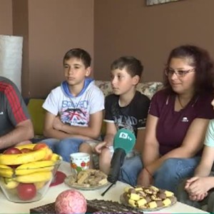 Снимка: Как се промени животът на семейство Делирадеви след ремонта на жилището им от "Бригада...