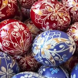 Снимка: Традиция на векове: Как се правят "писани" яйца?
