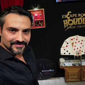 Менталистът Диян Костадинов от „България търси талант” откри театър и музей на магията