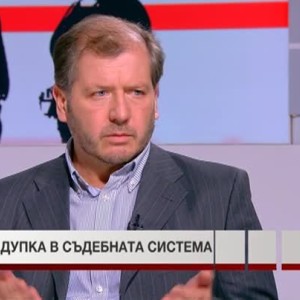 Снимка: Михаил Екимджиев пред Лице в лице: Мисля, че искането на оставката на целия Висш...