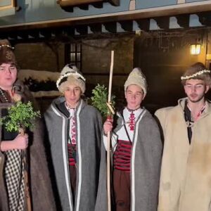 Снимка: Нощно коледуване в музей "Етър" в Габрово