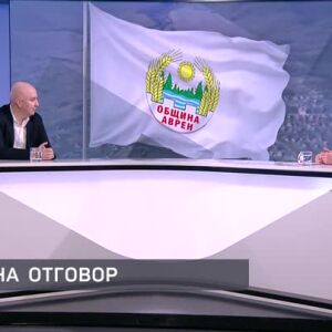 Снимка: Кметът на Аврен Емануил Манолов с право на отговор на Ивелин Михайлов