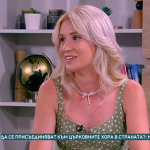 Снимка: Актрисата Ива Папазова между сцената и майчинството
