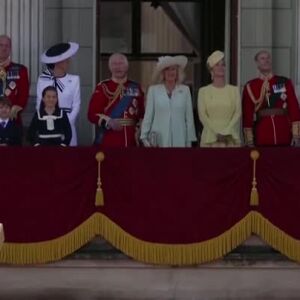 Снимка: Кейт Мидълтън пристигна в Бъкингамския дворец