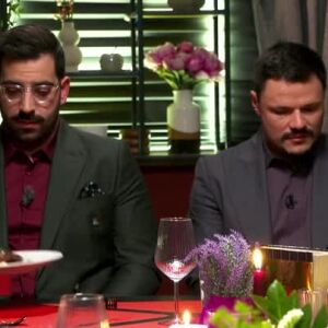 Снимка: Гостите вече пристигат, а Александър и Анелия дори не са започнали месото