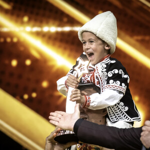 6-годишният гайдар Стефан Иванов е победителят в осмия сезон на “България търси талант” 