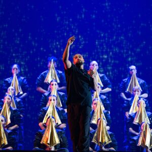 Снимка: MURMURATION - танцът на птиците и единството на човешките тела