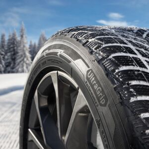 Снимка: Как Goodyear Ultra Grip Performance гарантира стабилност при зимни условия?