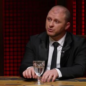 Снимка: "Traitors: Маските падат" - при Деси Стоянова са Бачорски, Глория, Ева, Петканов...