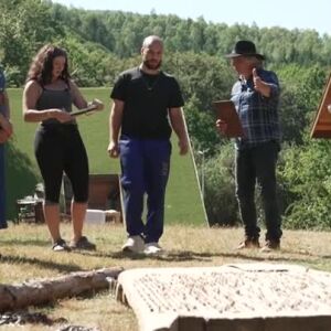 Снимка: На фермерите им предстои да извършат една много характерна за българското село дейност