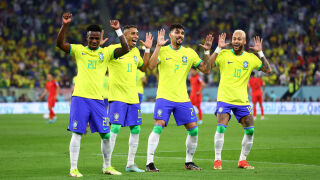 Бразилия разпиля Южна Корея, Неймар се завърна с гол и асистенция