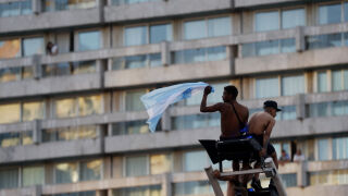 Аржентинец отвлече автобус, за да не изпусне мач на Меси